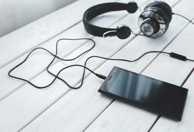 意甲媒体透露：米兰体育总监塔雷准备在冬季窗口期间，引进一名优秀的中锋球员